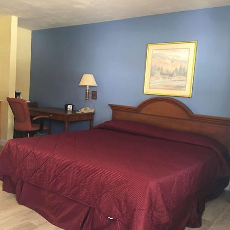 Maple Leaf Motel New Milford Экстерьер фото
