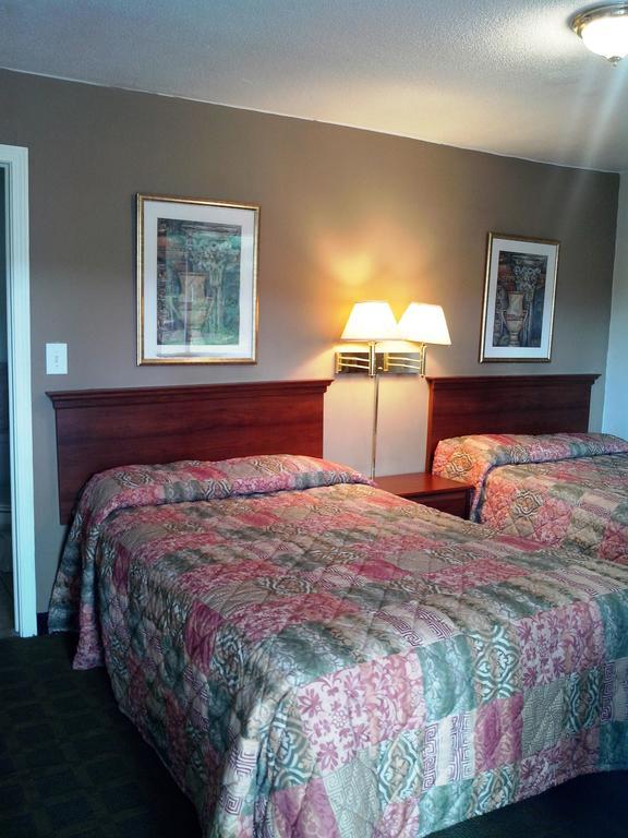 Maple Leaf Motel New Milford Экстерьер фото