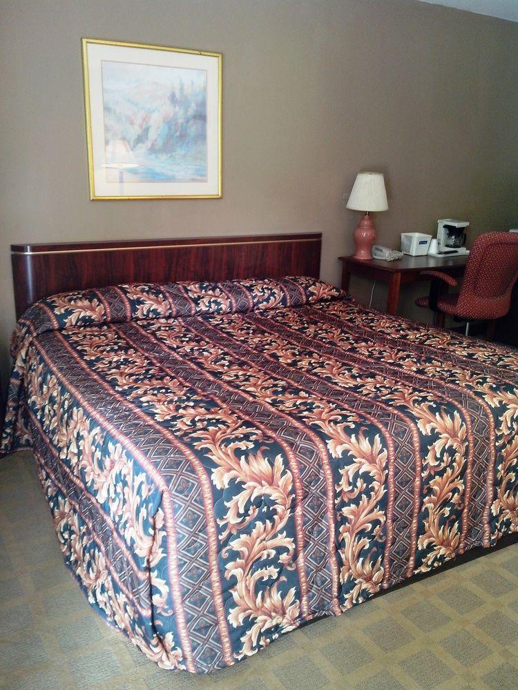 Maple Leaf Motel New Milford Экстерьер фото