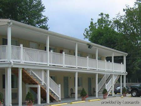 Maple Leaf Motel New Milford Экстерьер фото